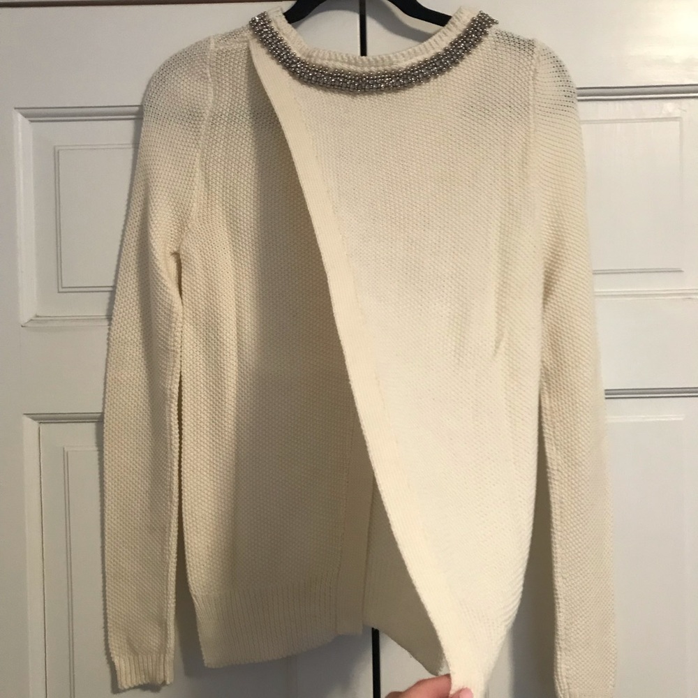 Detailed Open-Back Sweater - Picture 3 of 4
